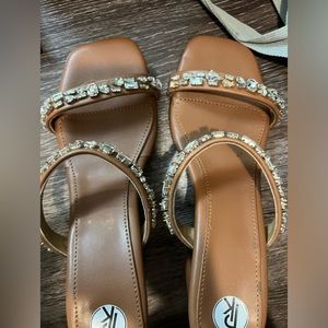 Heel with stones for party